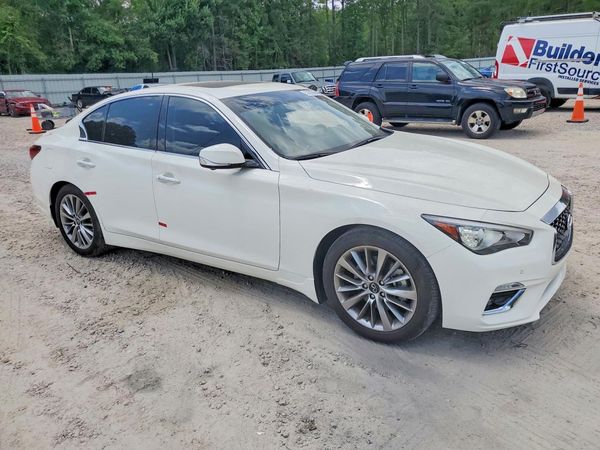 2022 INFINITI Q50 LUXE