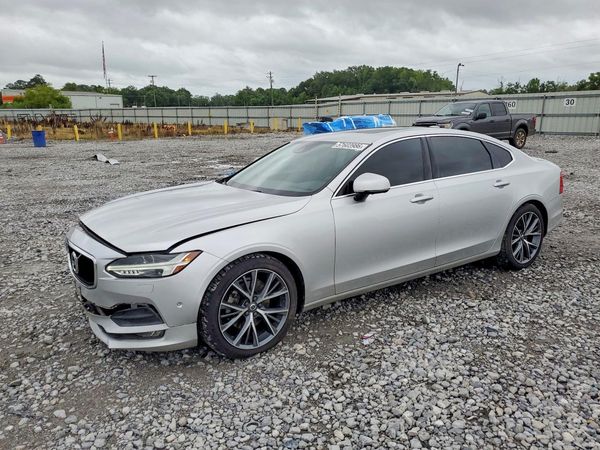 2018 VOLVO S90 — DSFA — Front 3/4