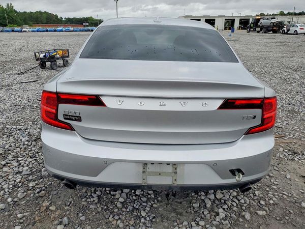 2018 VOLVO S90 Momentum — DIRR