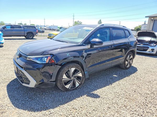2025 VOLKSWAGEN TAOS 4Motion SE