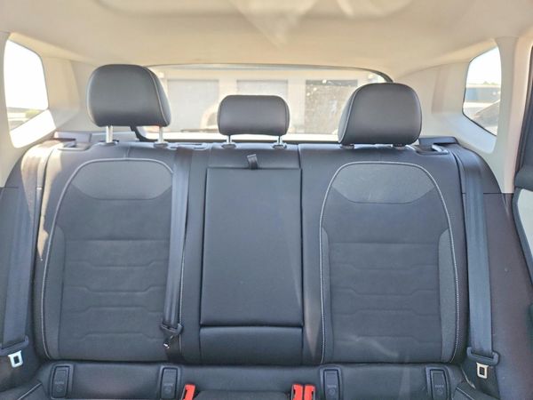 2025 VOLKSWAGEN TAOS 4Motion SE