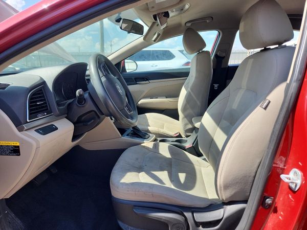 2017 HYUNDAI ELANTRA — DENT