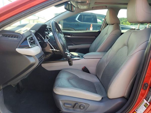 2019 TOYOTA CAMRY XSE