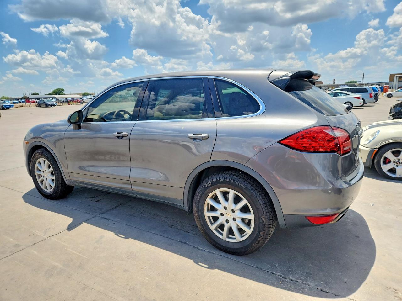 2011 PORSCHE CAYENNE