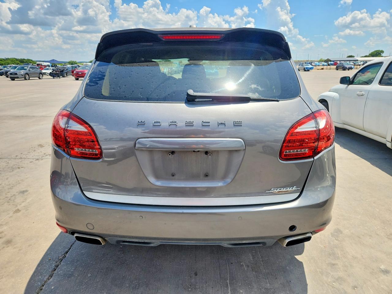 2011 PORSCHE CAYENNE