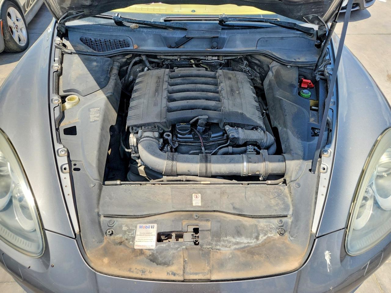 2011 PORSCHE CAYENNE