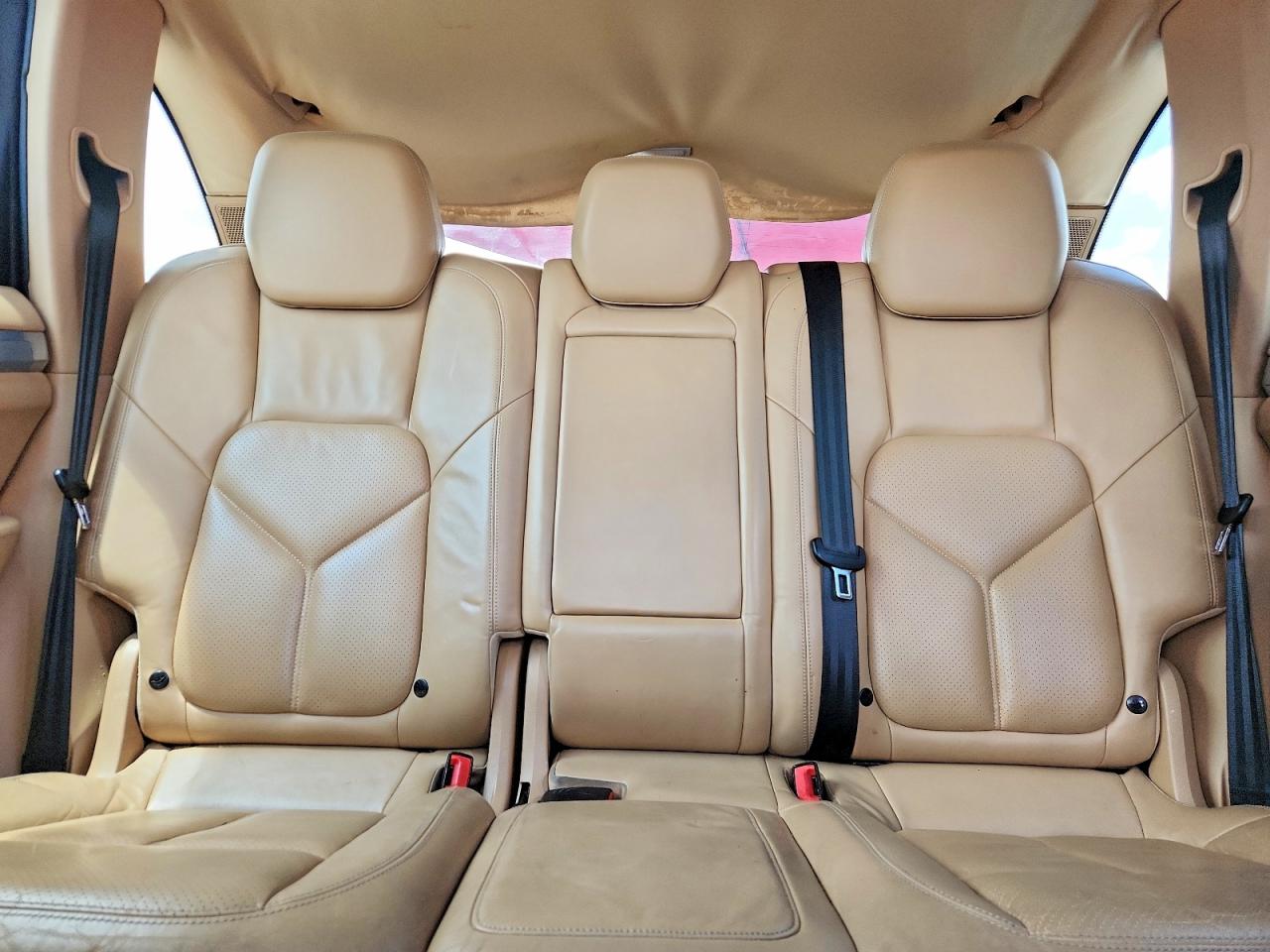 2011 PORSCHE CAYENNE
