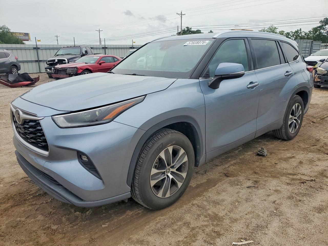 2021 TOYOTA HIGHLANDER XLE