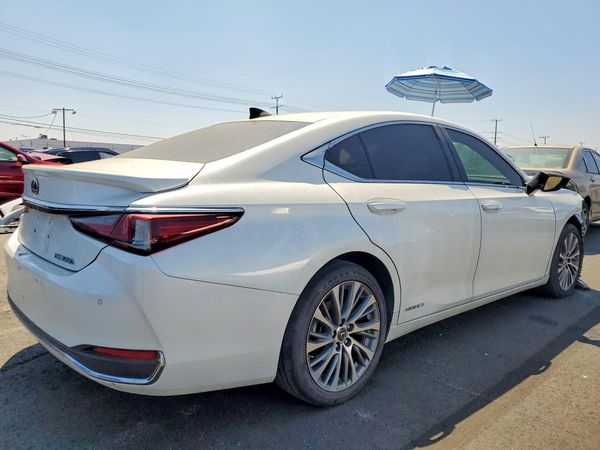 2020 LEXUS ES