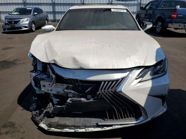 2020 LEXUS ES