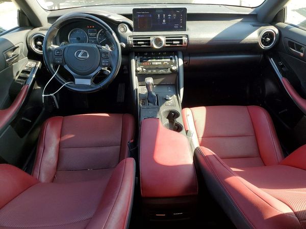 2021 LEXUS IS 300 Comfort