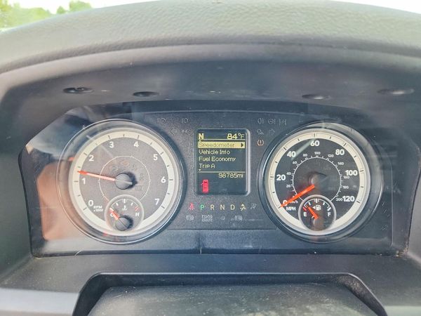 2017 RAM 1500 SLT QUAD CAB 4X4