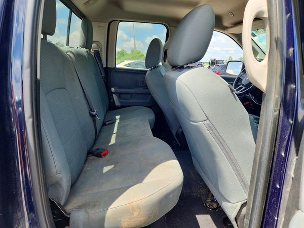 2017 RAM 1500 SLT QUAD CAB 4X4