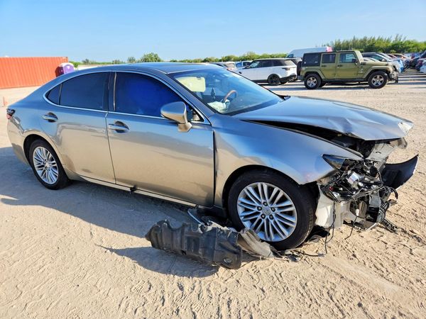 2017 LEXUS ES