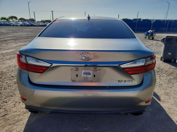 2017 LEXUS ES