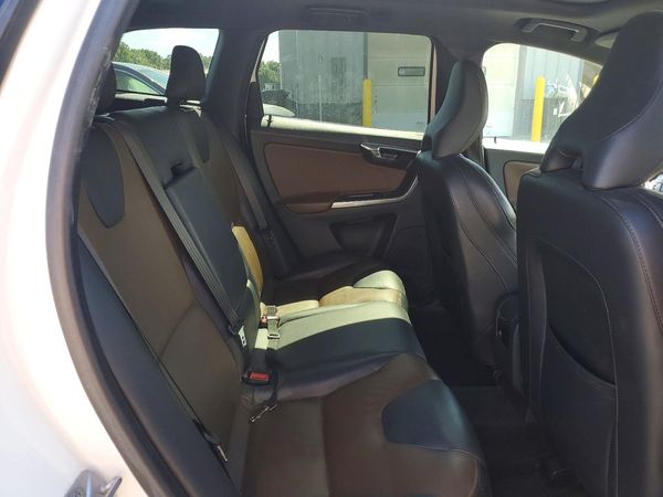 2016 VOLVO XC60