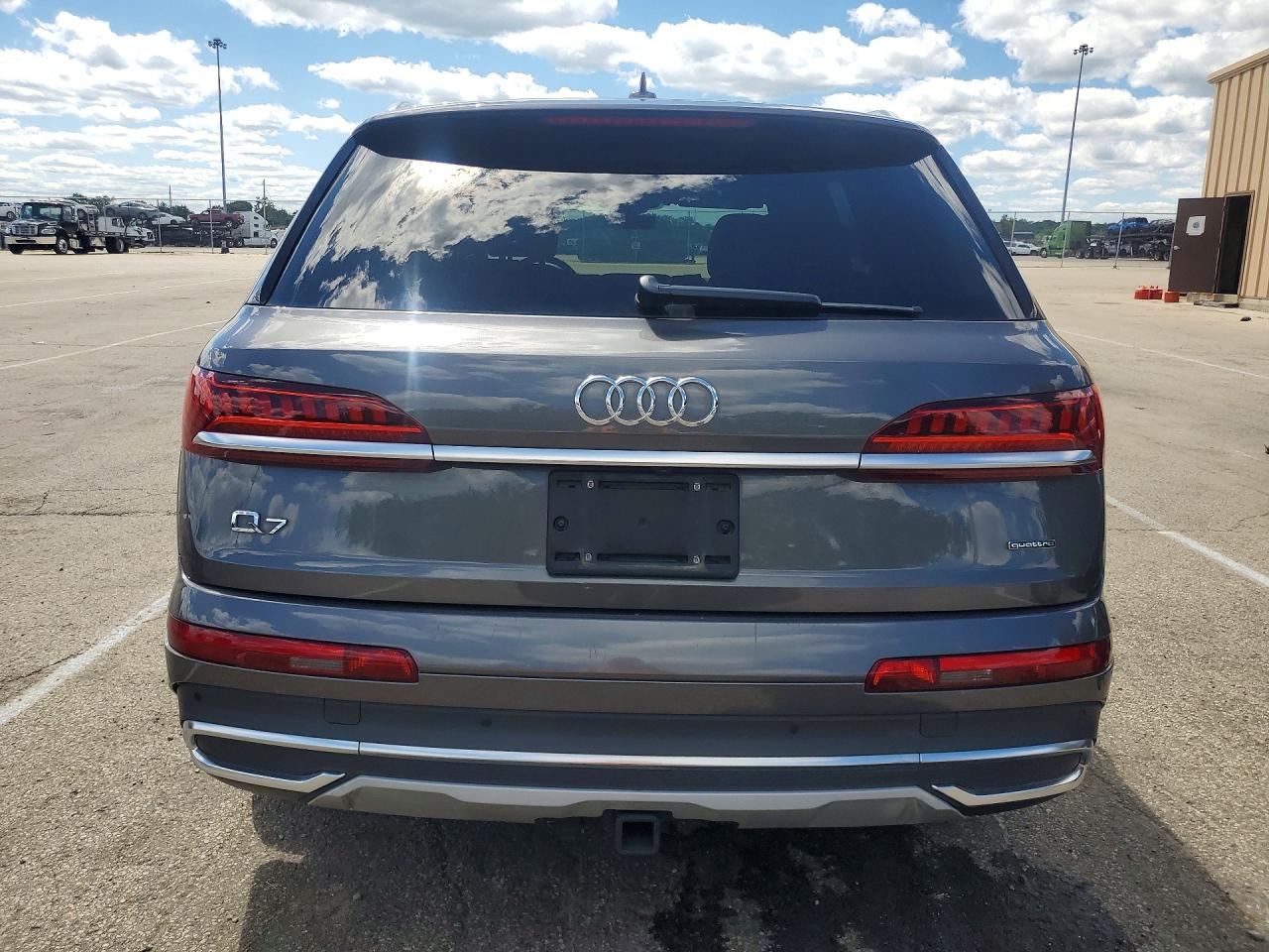 2020 AUDI Q7 quattro Premium Plus