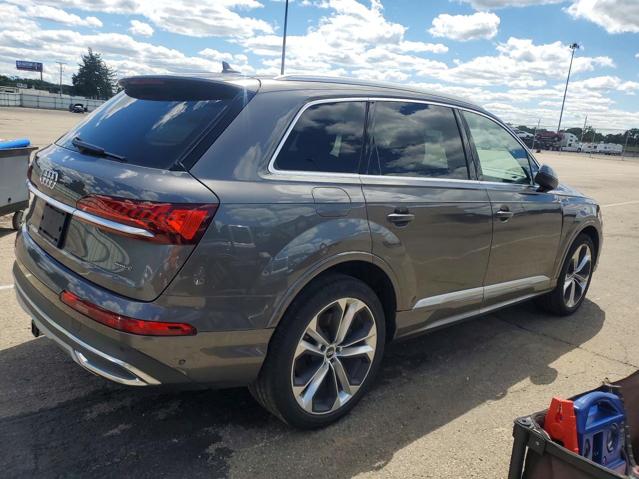 2020 AUDI Q7 quattro Premium Plus