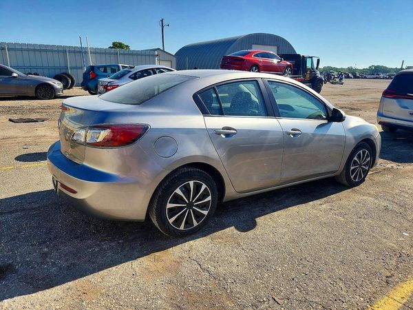 2013 MAZDA 3 SV/Base