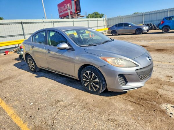 2013 MAZDA 3 SV/Base