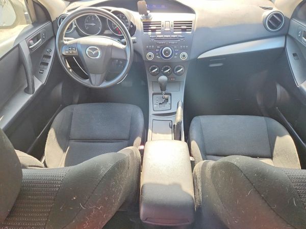 2013 MAZDA 3 SV/Base