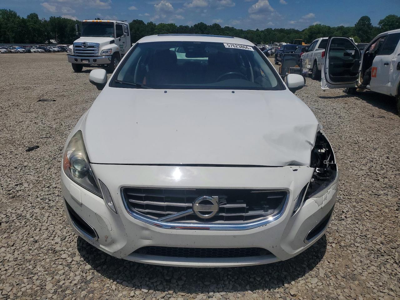 2013 VOLVO S60