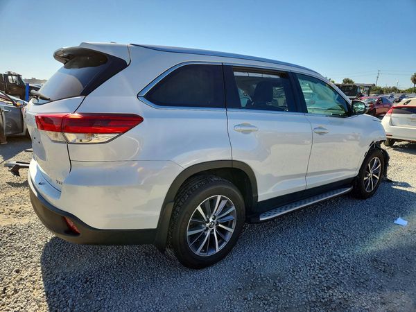 2019 TOYOTA HIGHLANDER SE/XLE