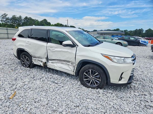 2018 TOYOTA HIGHLANDER