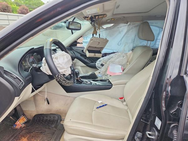 2015 INFINITI Q50