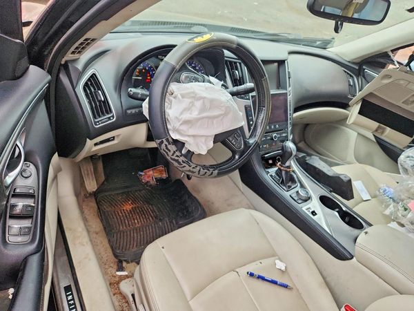 2015 INFINITI Q50