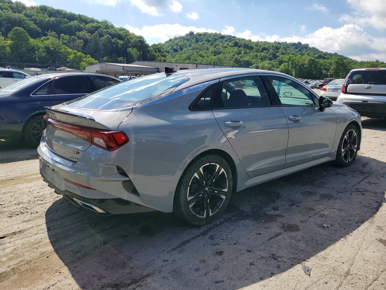 2022 KIA K5 GT-Line