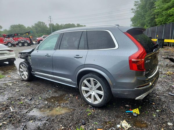 2019 VOLVO XC90