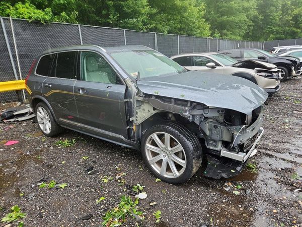2019 VOLVO XC90