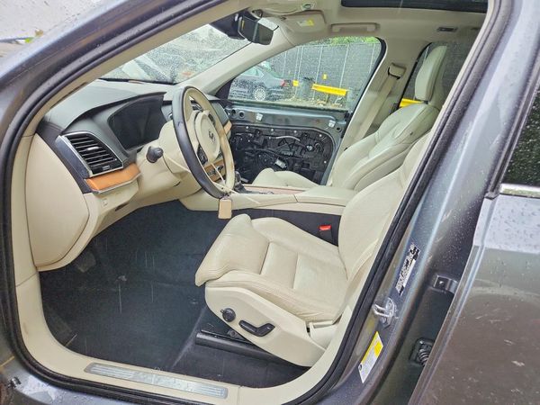 2019 VOLVO XC90