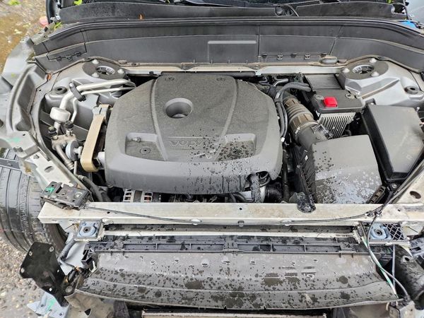 2019 VOLVO XC90