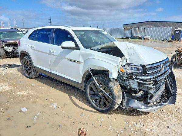 2022 VOLKSWAGEN ATLAS CROSS SPORT 4Motion SE w/ Tech