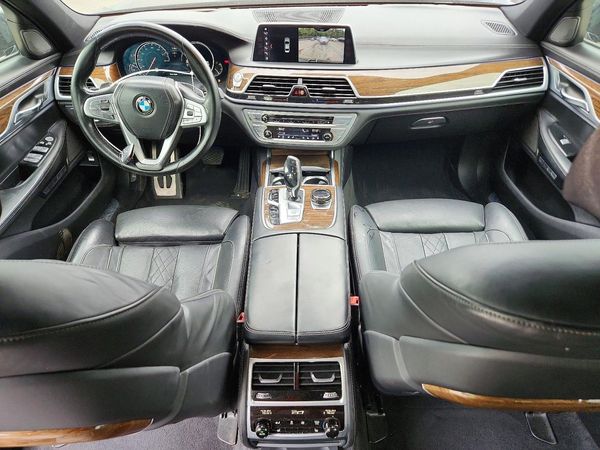 2018 BMW 750 xDrive