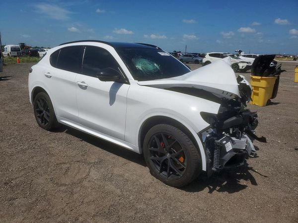 2021 ALFA ROMEO STELVIO TI AWD — Passenger 3/4