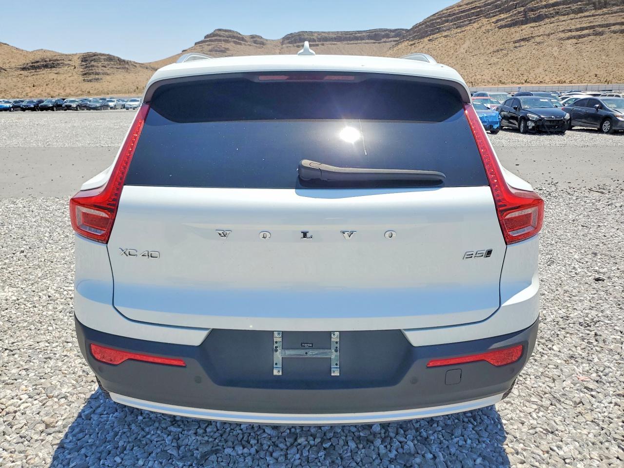2023 VOLVO XC40 Ultimate Bright