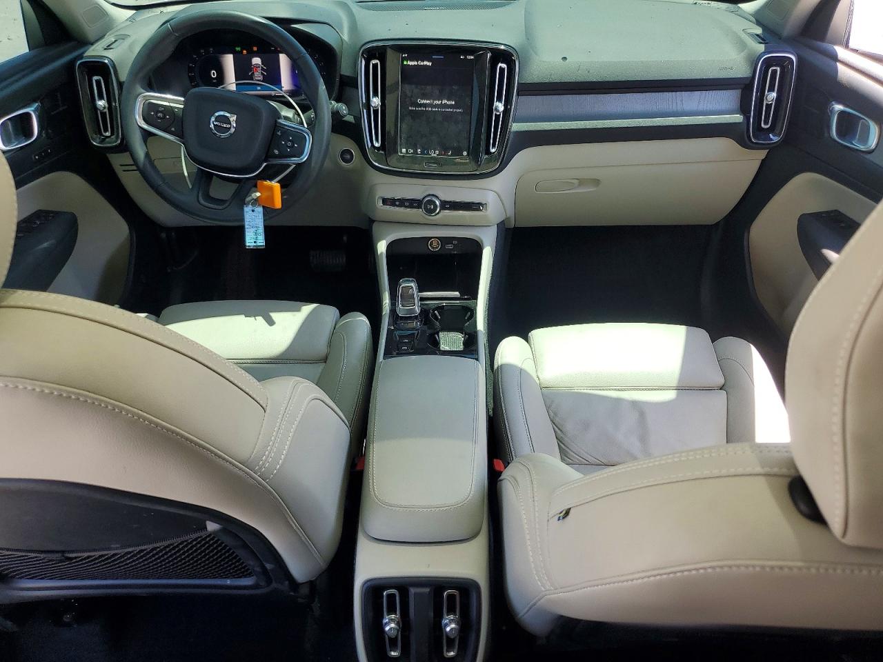 2023 VOLVO XC40 Ultimate Bright
