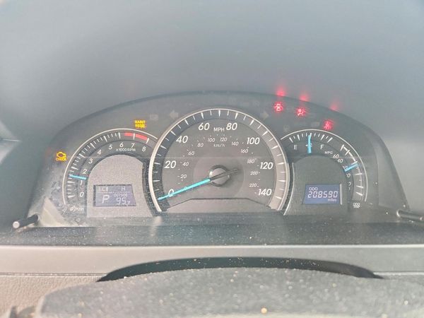 2012 TOYOTA CAMRY