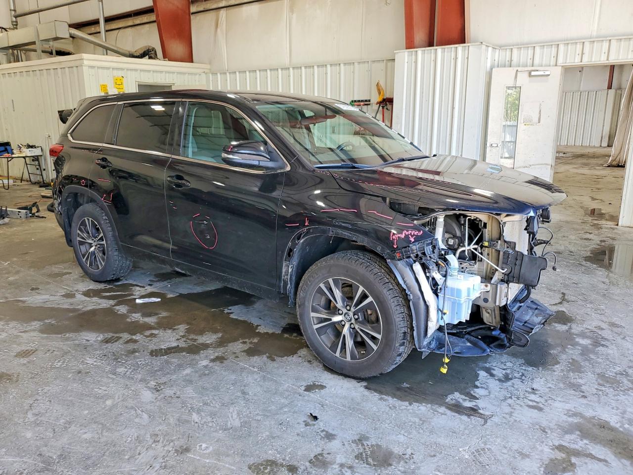 2018 TOYOTA HIGHLANDER LE/LE Plus