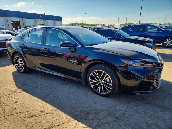 2025 TOYOTA CAMRY