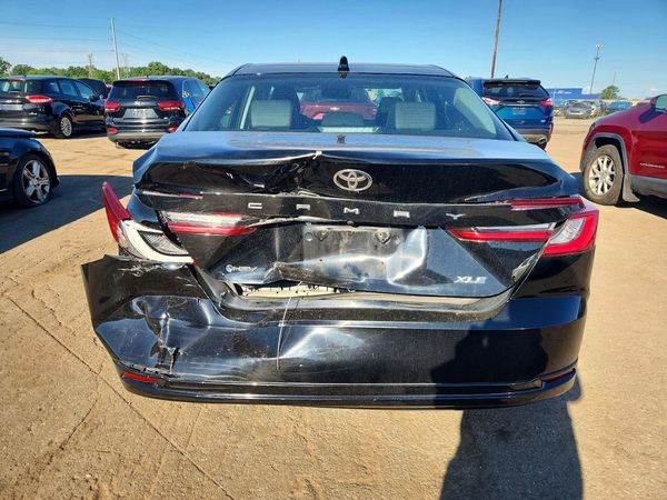 2025 TOYOTA CAMRY