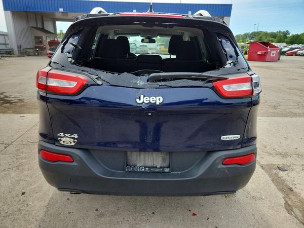 2015 JEEP CHEROKEE LATITUDE 4X4