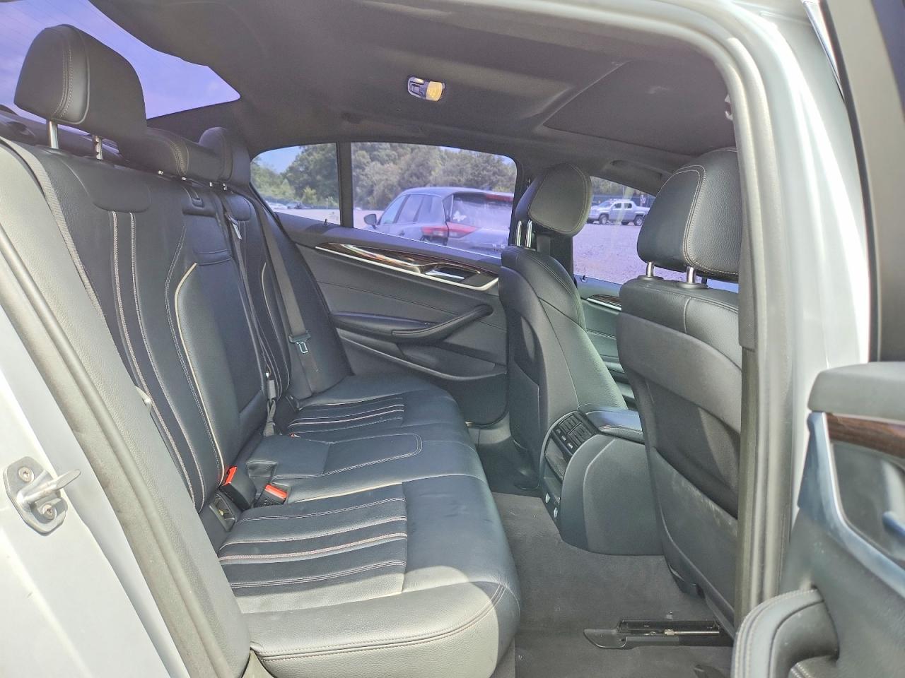 2019 BMW 530E