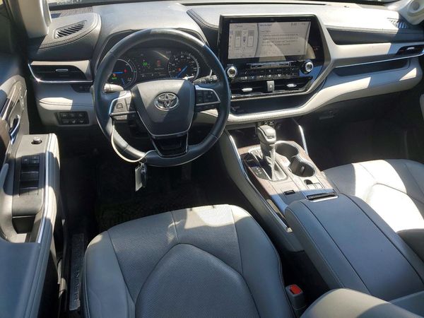 2021 TOYOTA HIGHLANDER