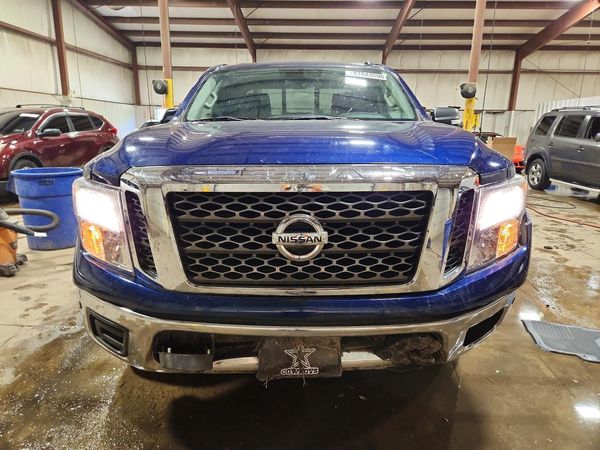 2018 NISSAN TITAN