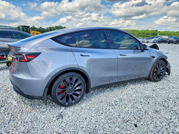 2024 TESLA MODEL Y