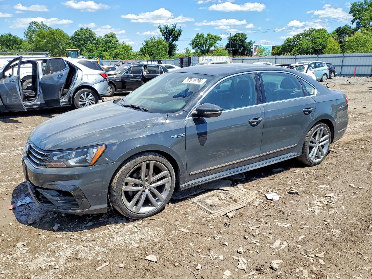 2017 VOLKSWAGEN PASSAT R-Line